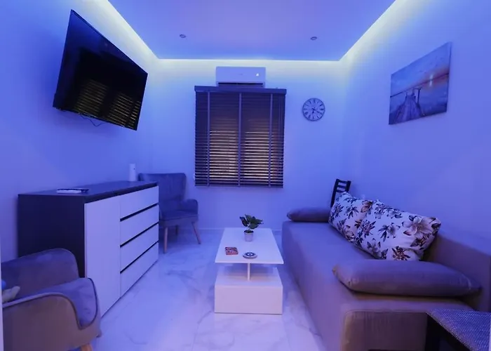 Phidias House