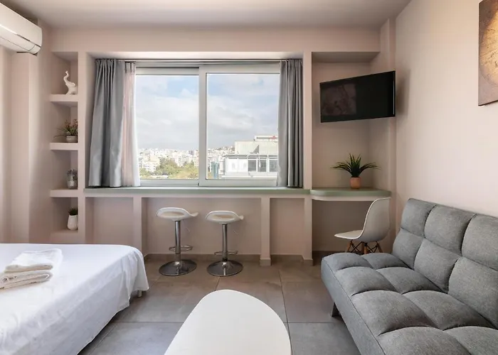 Aristotle Spot, City View Apartment By Binobi!