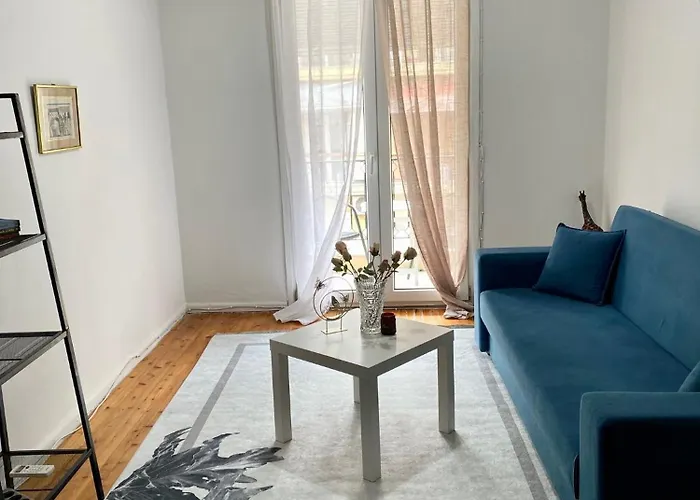 Cozy Downtown Ocean Apartment