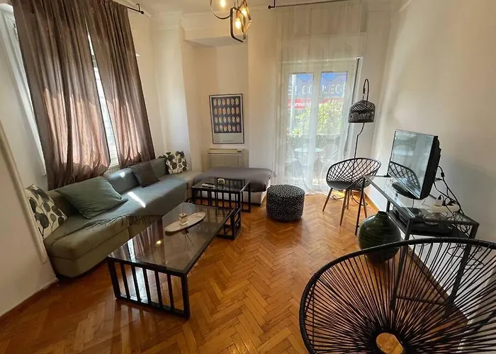 Apartment Next To White Tower