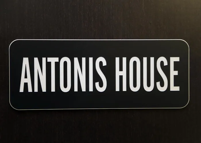 Antonis House