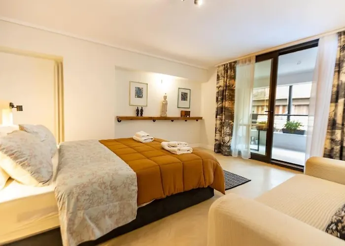 Skg City Cabin