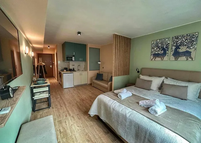 Suite 300 Steps Ladadika