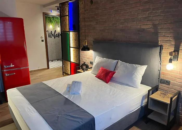 Valaoritou 3 Luxury Rooms