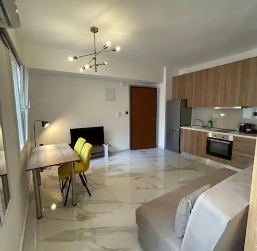 Luxury No1 Ladadika Apartment