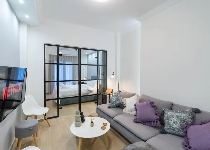 Luxmini 2Bd Apt Near The Sea