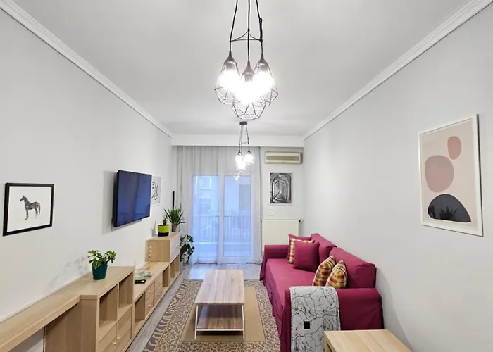 Yellow Kitchen Apartment, City Central Location