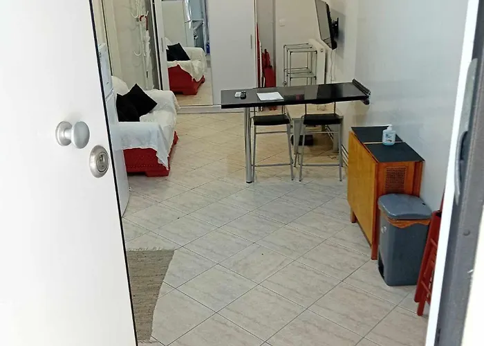 Comfy Studio In The Center