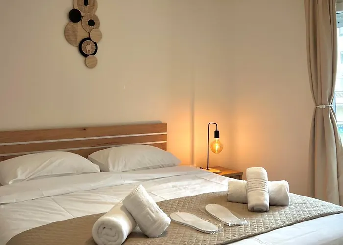 Av Luxury Accommodations