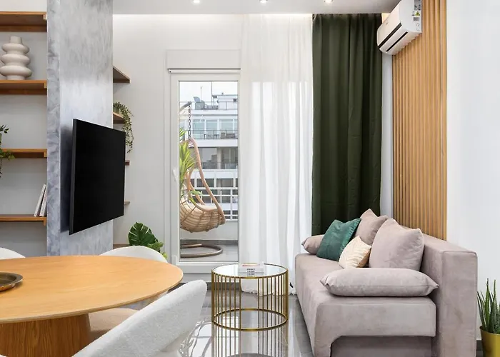 Mirror Luxury Central Penthouse By Binobi!