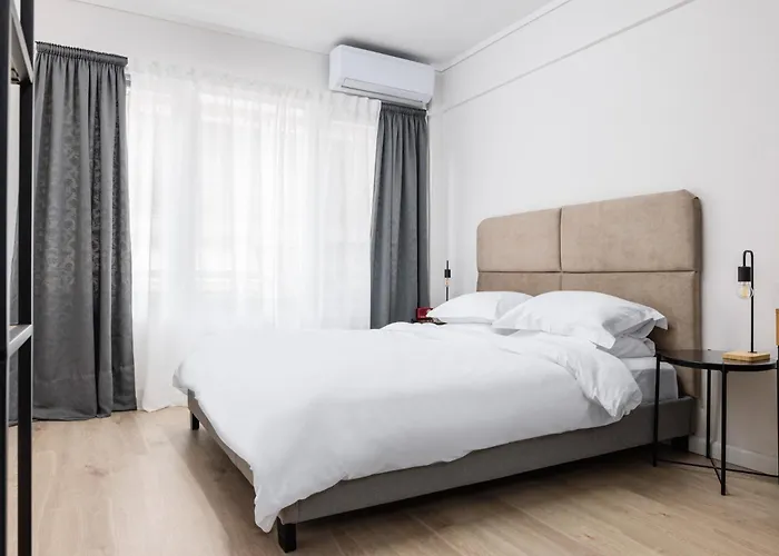B&M Suites