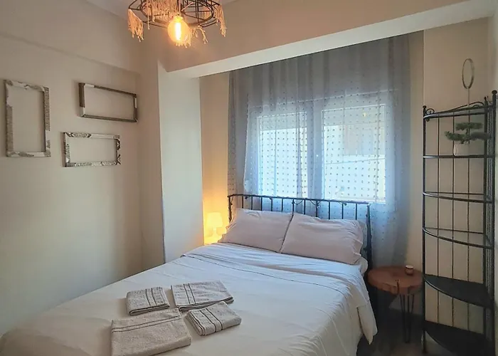 Cozy & Stylish Eastside Apt.