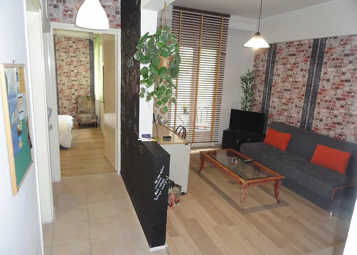 Midtown Apartment
