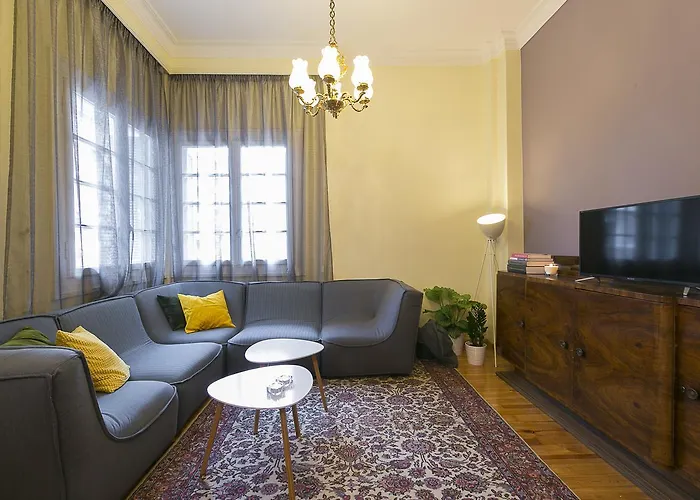 Authentic Retro Flat In City Center #Feelslikehome