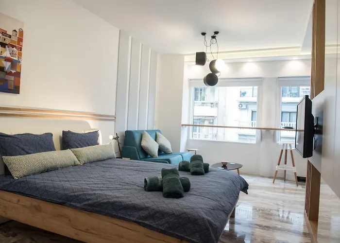 Leiland #Colony_White_Tower_Suite