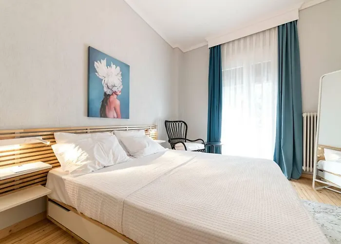 City Pulse Tsimiski Apartment