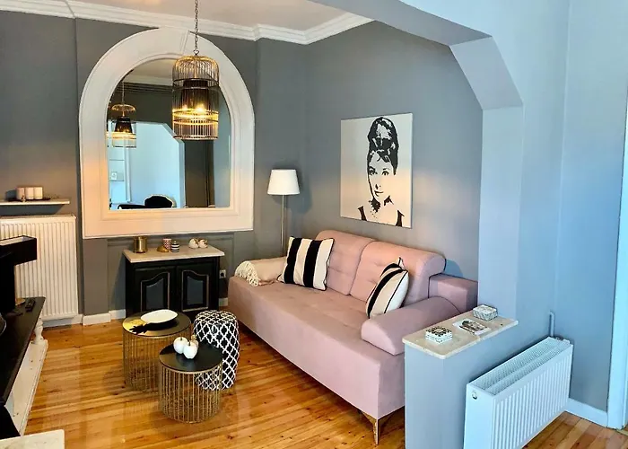 Astor\'S Brilliant Home