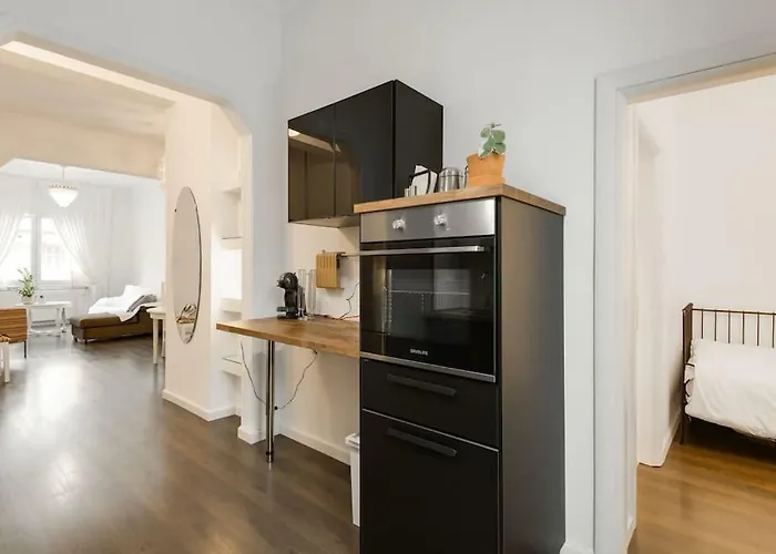 Roman Market- Upper Aristotelous Sq Luxury Apartment