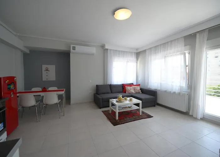 Modern Top Floor Apartment