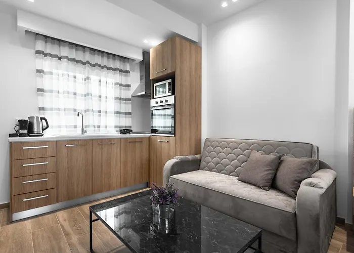 Penthouse Level 8, Nilie Hospitality Mgmt