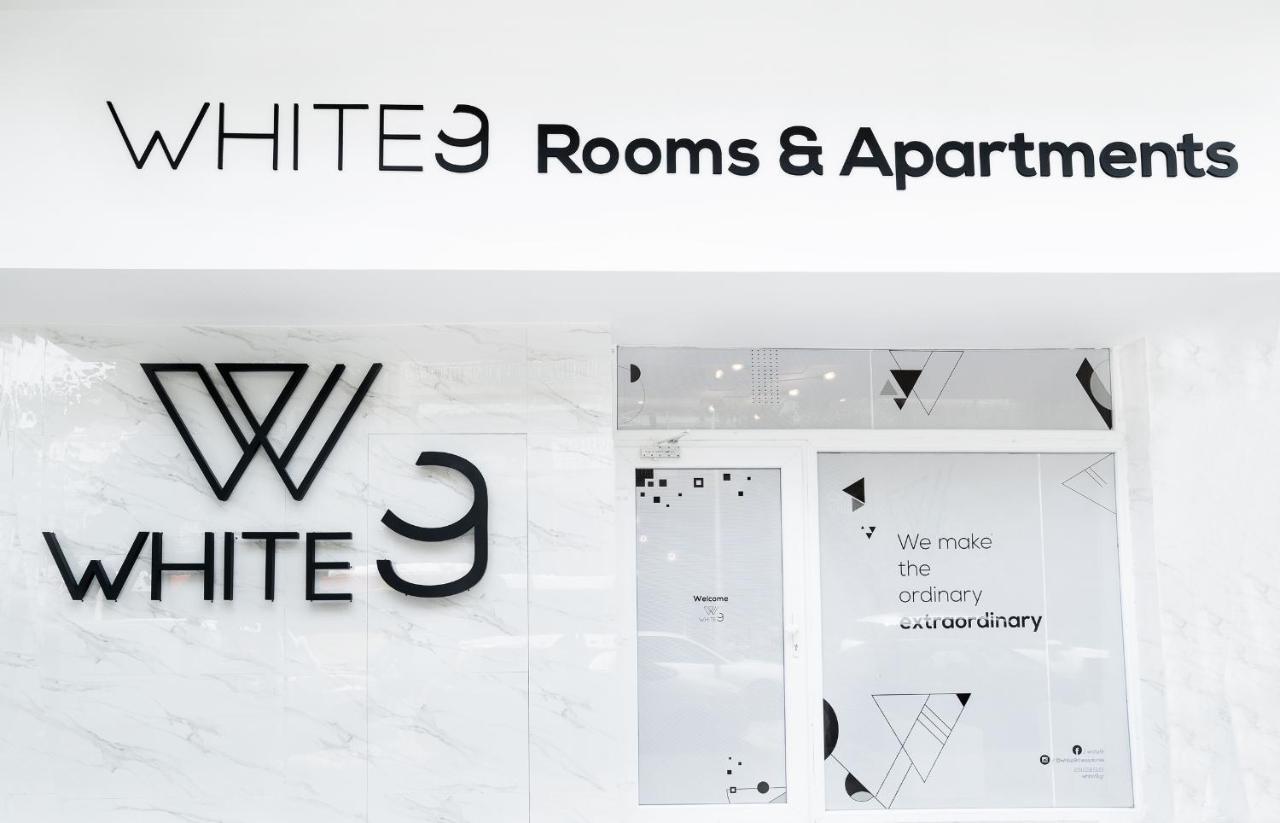 White 9 Bed & Breakfast