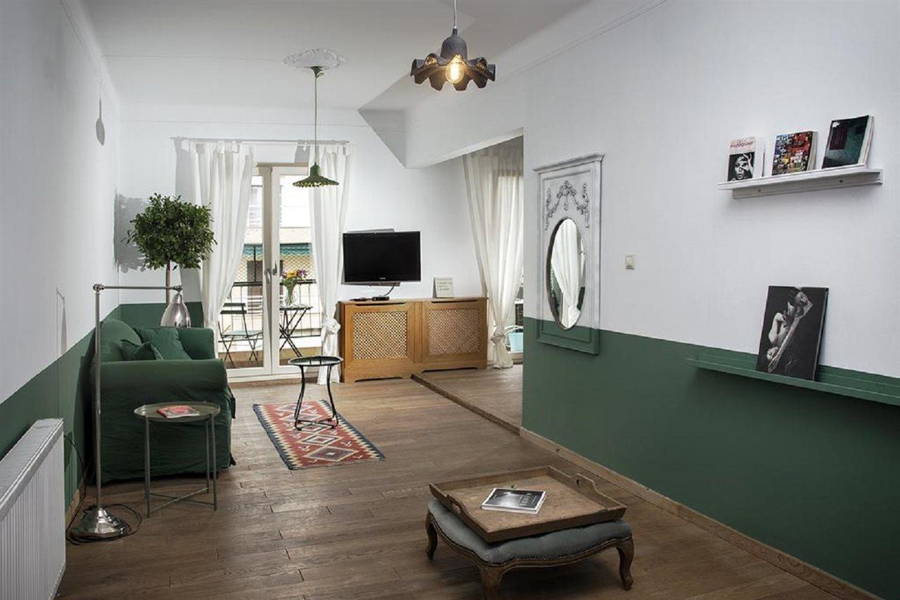 Lounge *