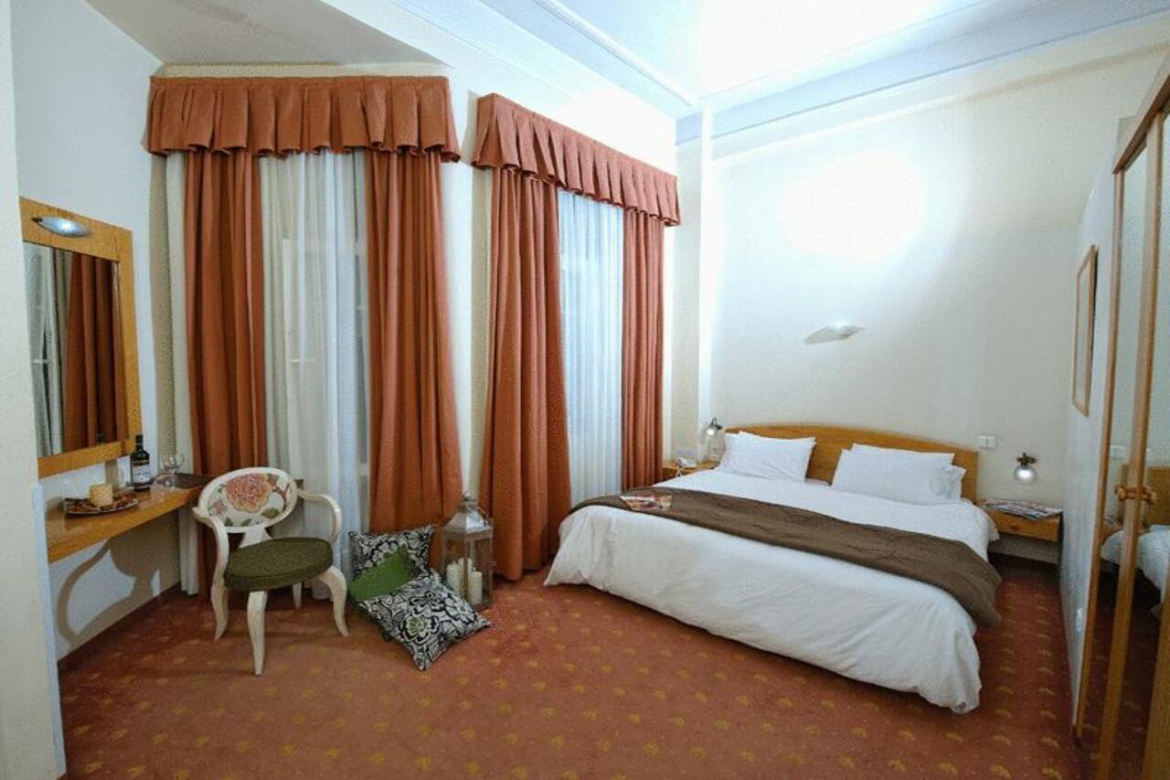 Kinissi Palace Hotel