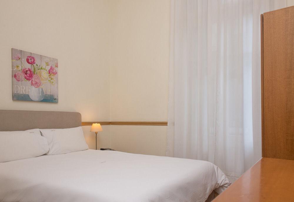 Tourist Hotel 2*