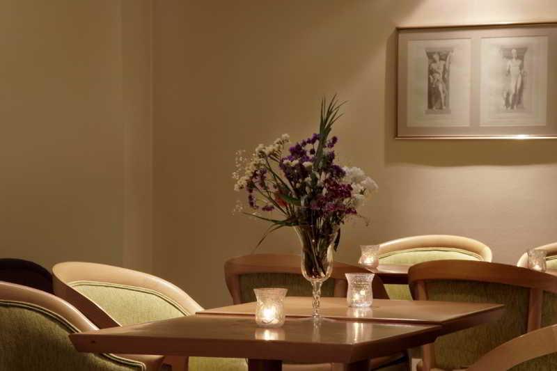 Hotel Pella 2*