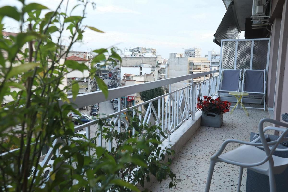 Leoforos 28is Oktovriou * Thessaloniki