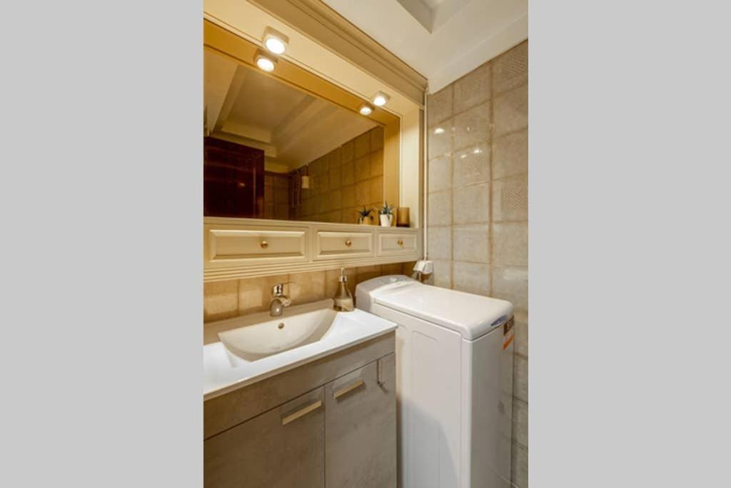 Spacious Stylish Up To 4ppl Close To Centre Thessaloniki