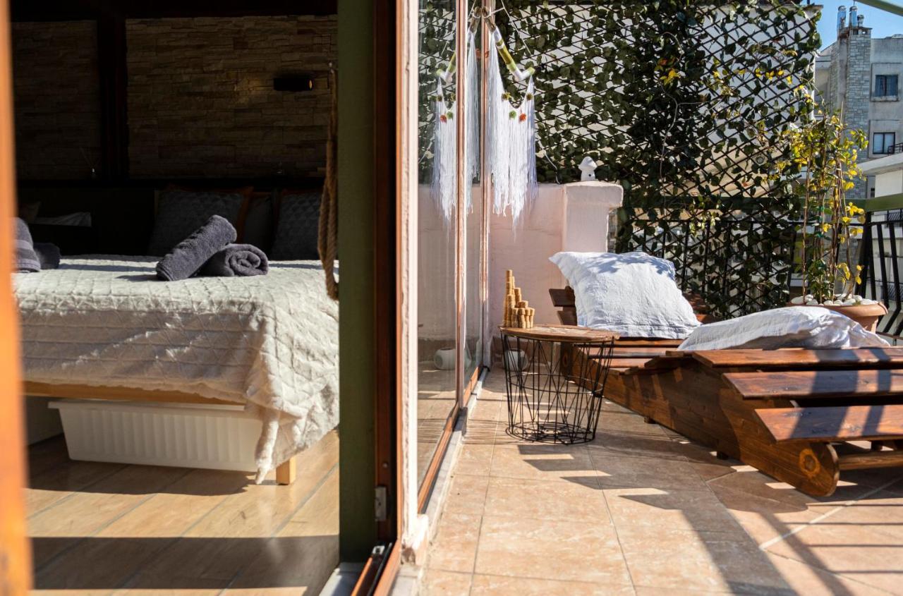 Apartment Wood Aesthetic Steps From The Sea *