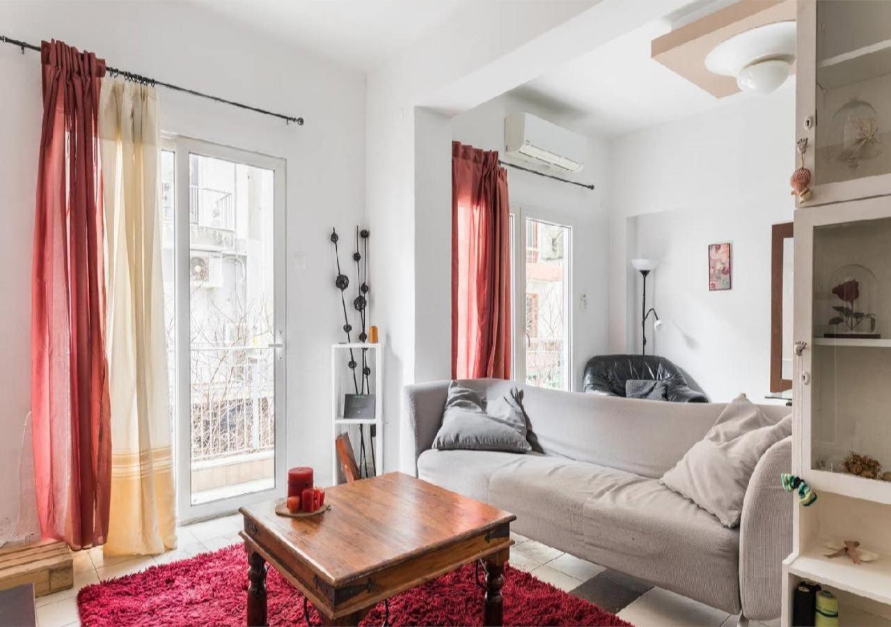 2bd- Perfect Location With Square View Apartment
