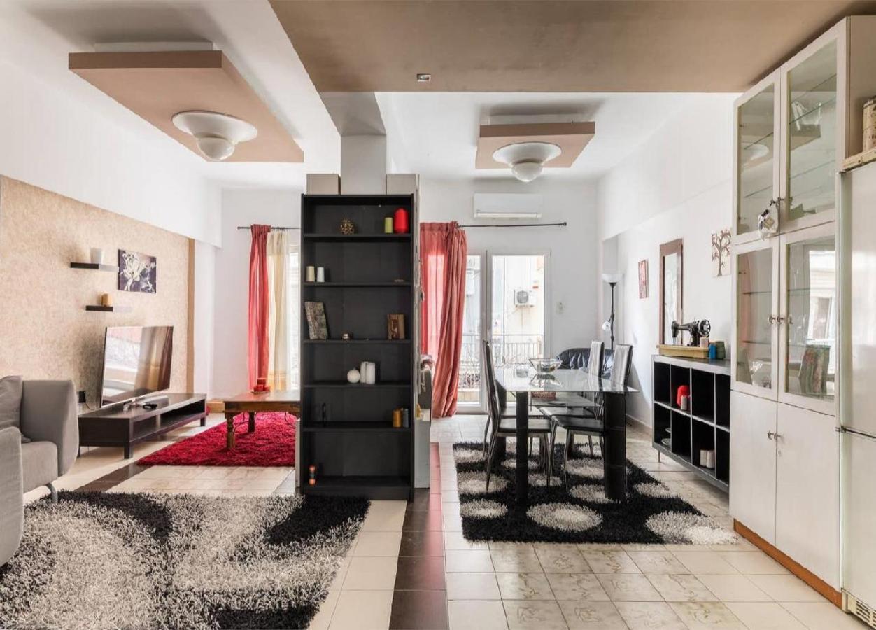 2bd- Perfect Location With Square View *