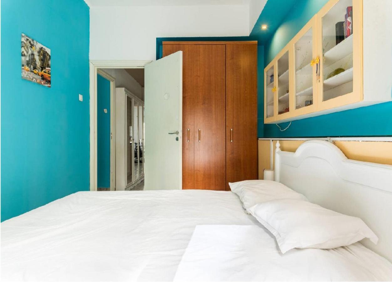 Apartment 2bd- Perfect Location With Square View