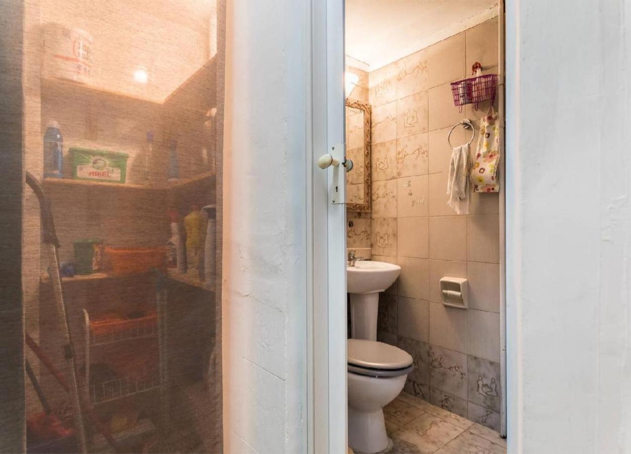 2bd- Perfect Location With Square View Apartment *