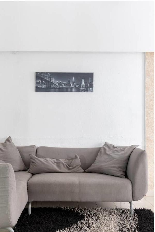 Apartment 2bd- Perfect Location With Square View