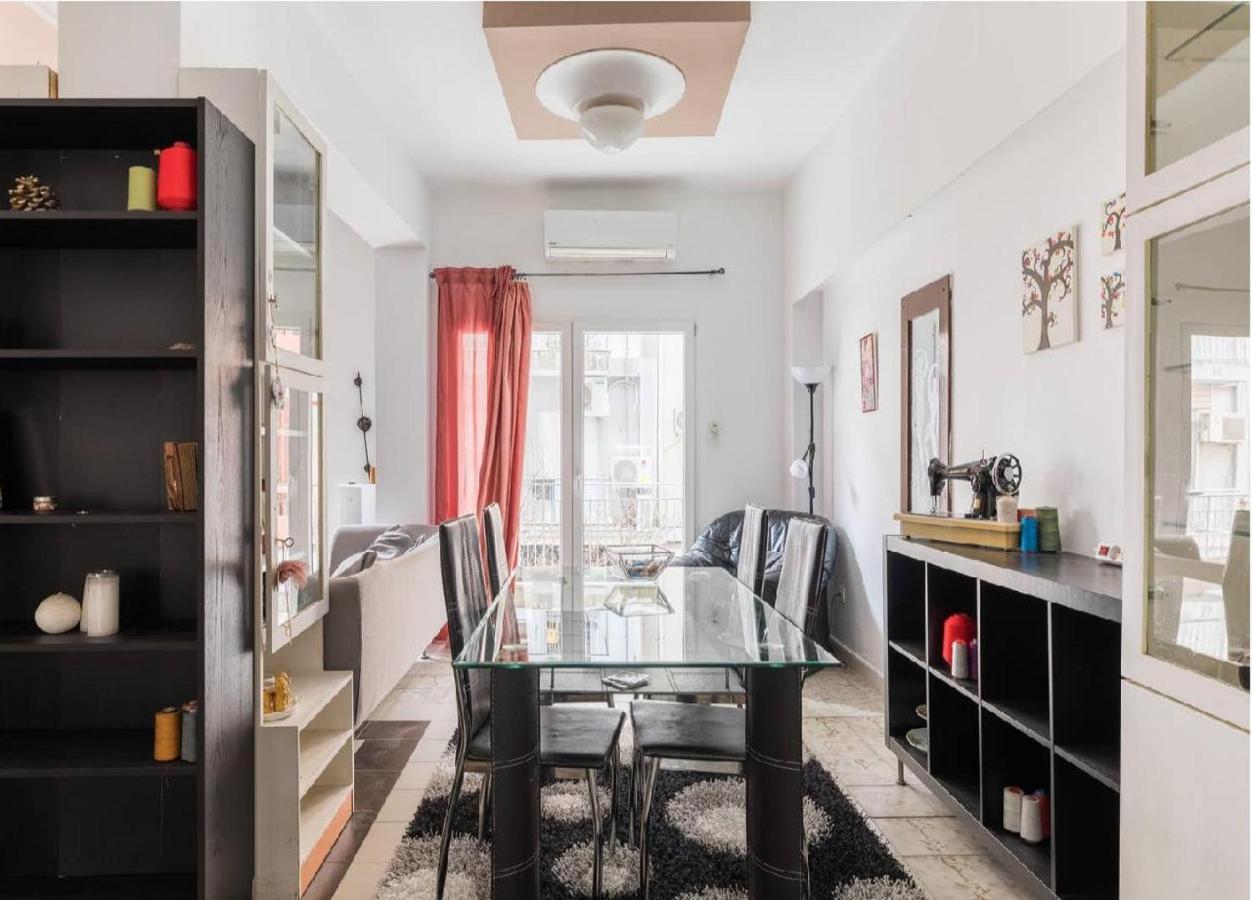 2bd- Perfect Location With Square View Thessaloniki