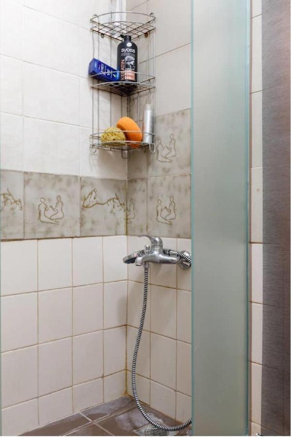 2bd- Perfect Location With Square View