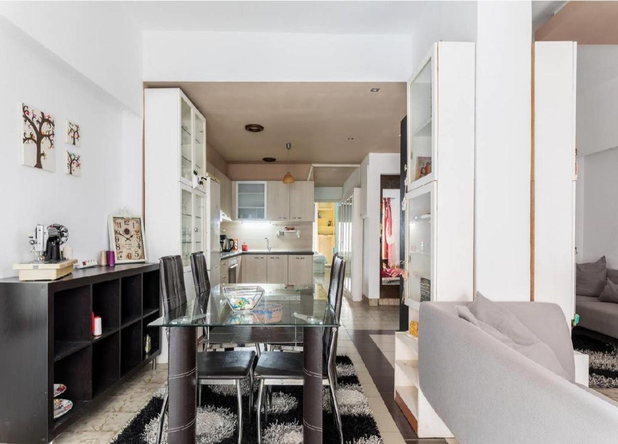 2bd- Perfect Location With Square View * Thessaloniki