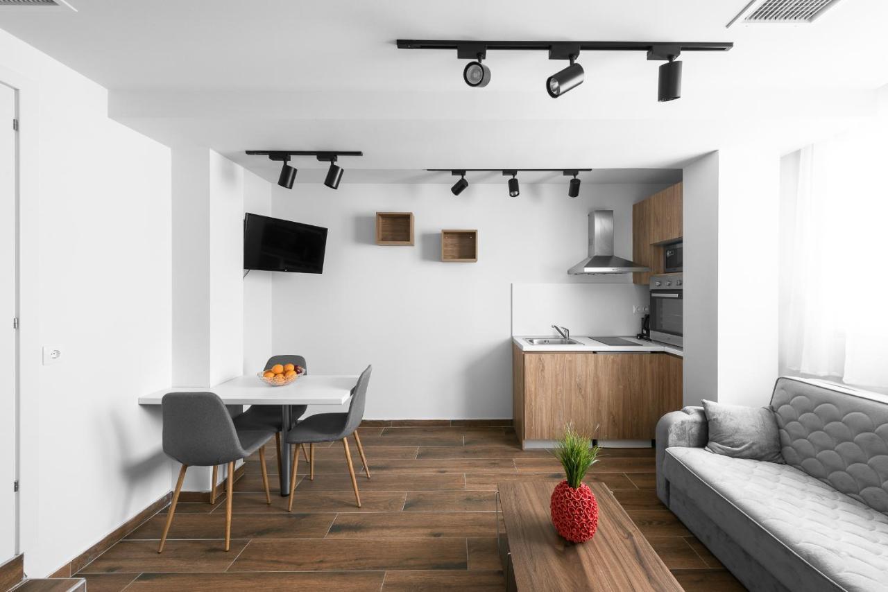 Ultima, Nilie Hospitality Mgmt Apartment