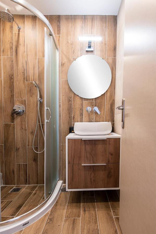 J Villara's Luxury Apartment *