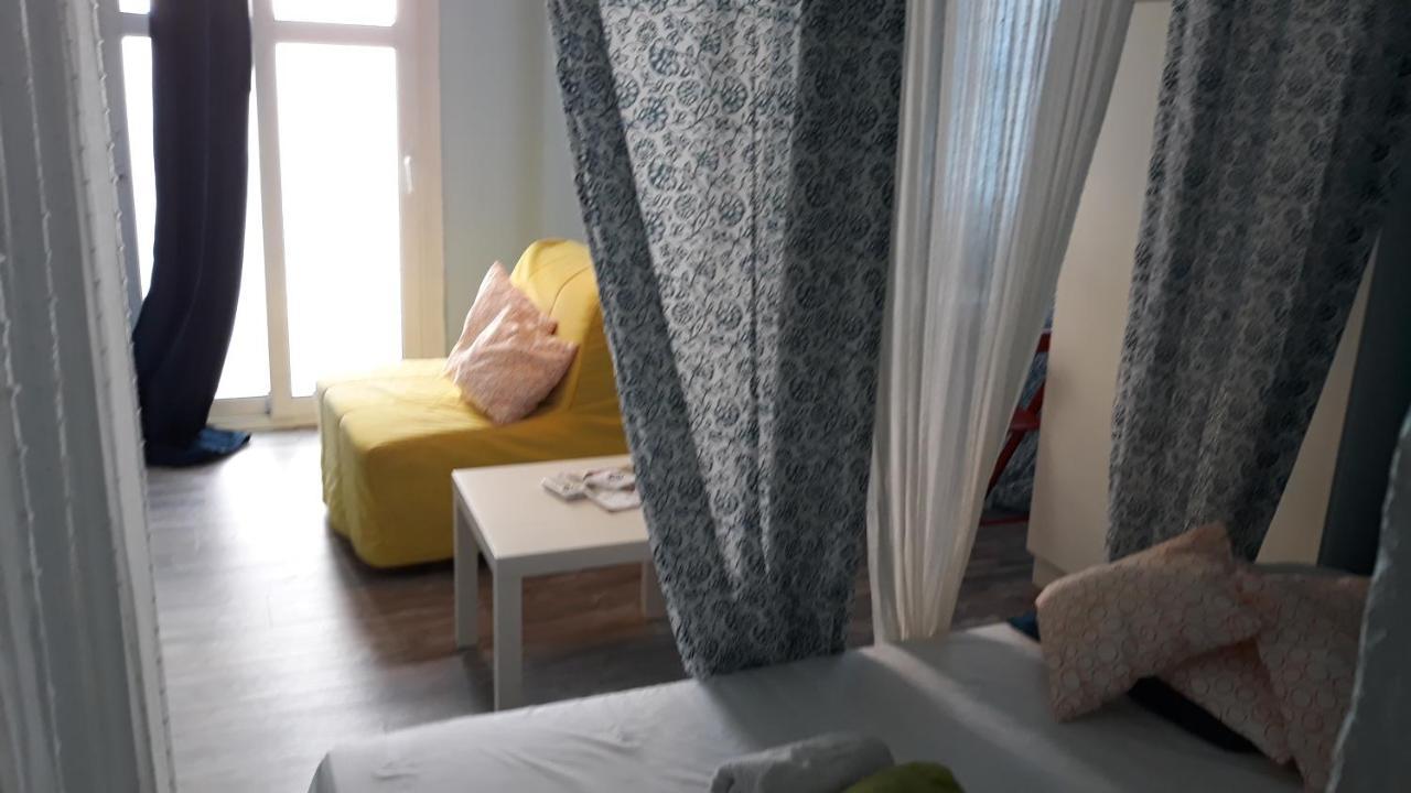 Romantically Allured Next To The Center Apartment