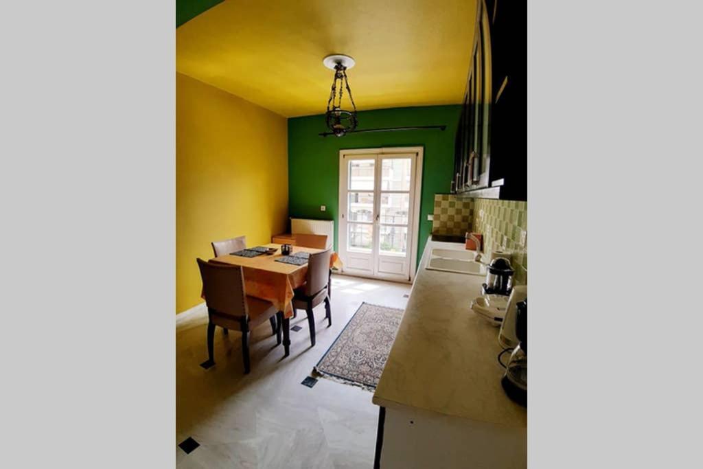 2 Floor In Kalamaria,thessaloniki. Apartamento *