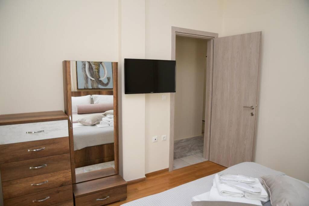 Strata Deluxe Apt.