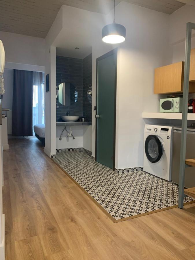 Apartment White Bottle Superior