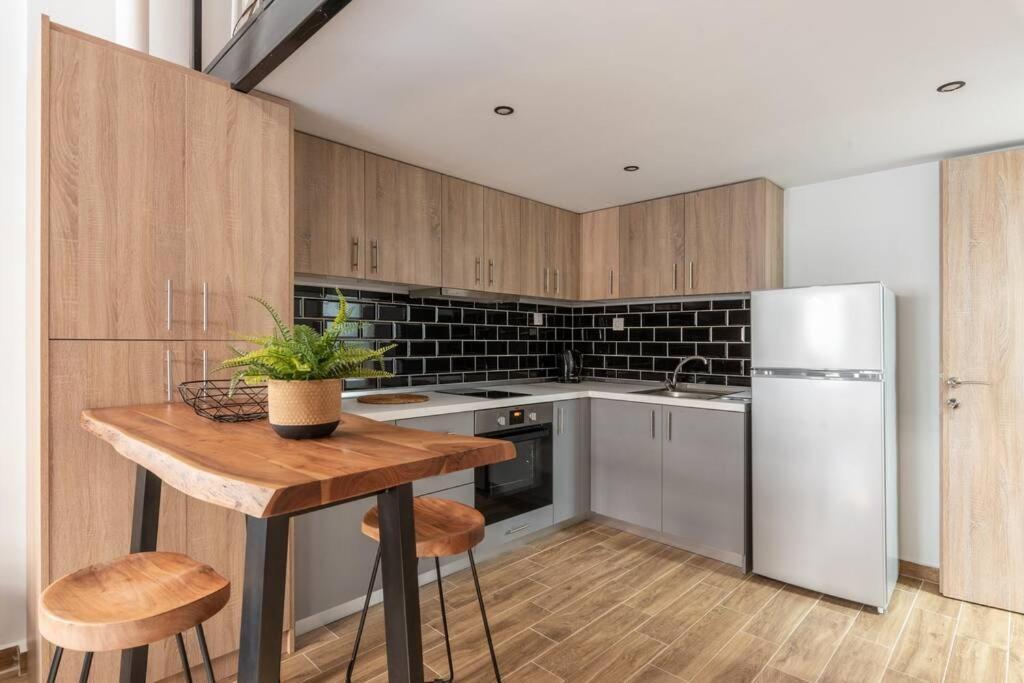 Industrial Loft Near Seaside W 200mbps Apartment *