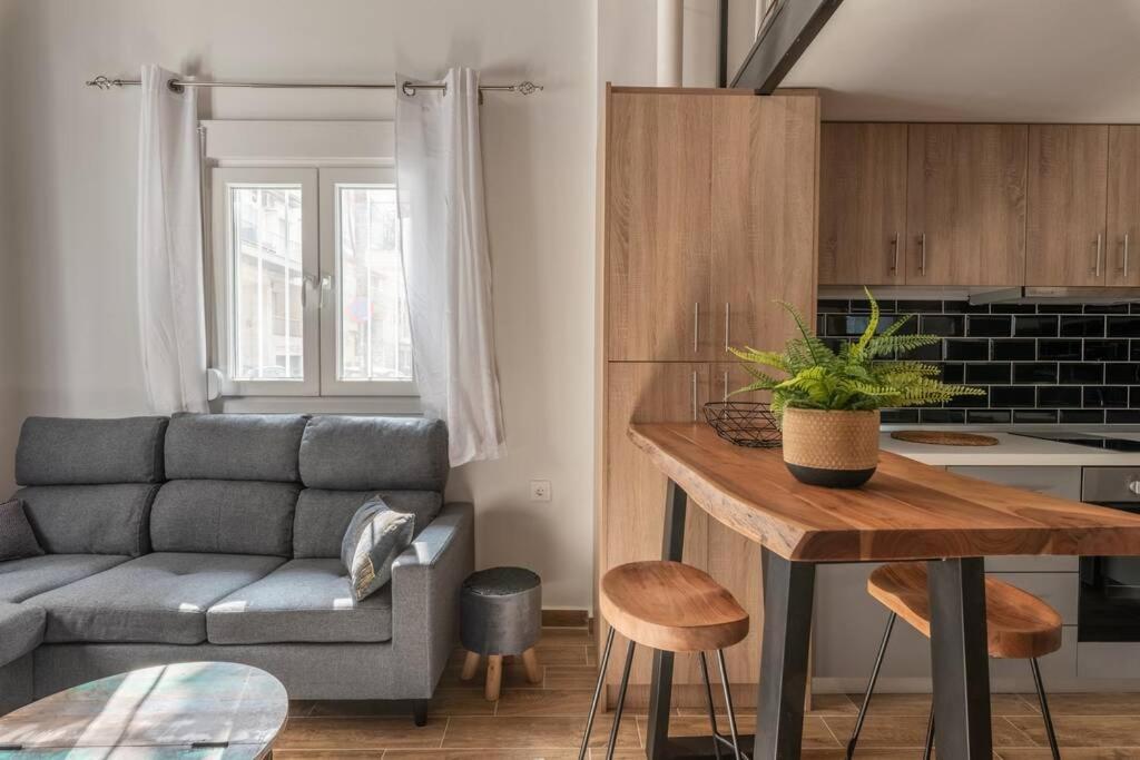 Apartment Industrial Loft Near Seaside W 200mbps Thessaloniki