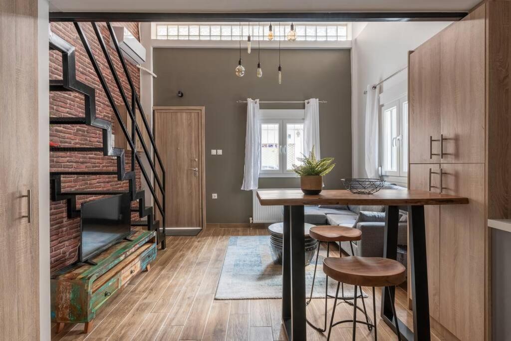 Industrial Loft Near Seaside W 200mbps