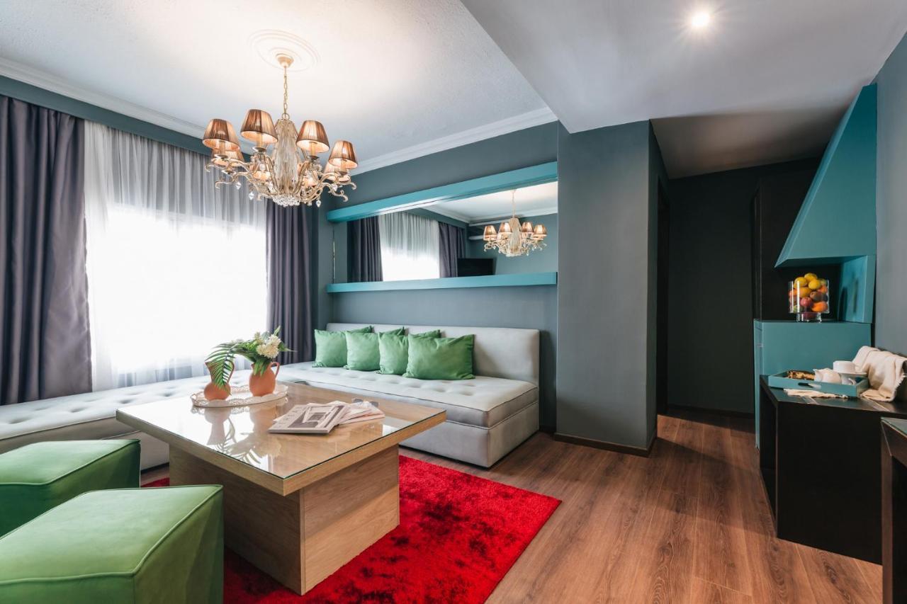 Ladadika Design, Philian And Apartment